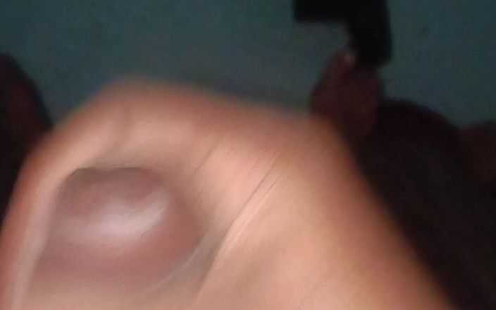 Akash_horny: Une bite desi est comme du fer
