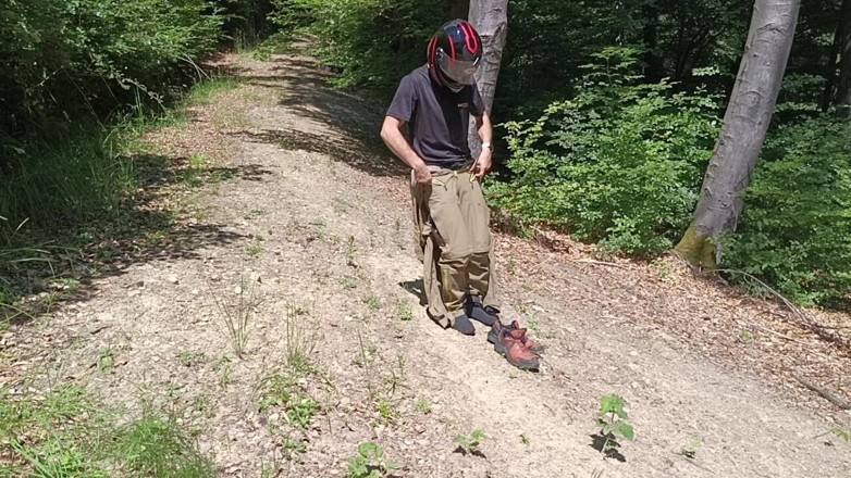 kickerscooter: Yolun ortasında sert fap ve karnına boşalma