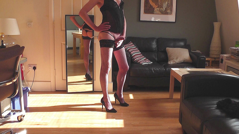 Heymickey30: 黑色胸衣高跟鞋和渔网