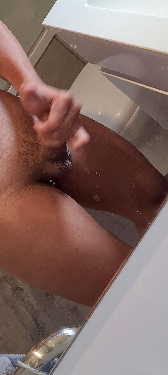 Kee Kyu: Mijn harde pik aaien