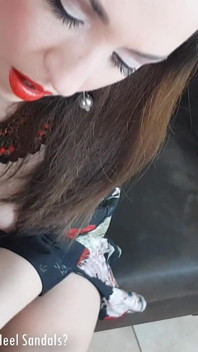 Se ti piacciono i lavoretto di scarpe guarda questo! Shoejob & Sborrata sulle scarpe Compilation Vol. 1 (tacchi alti, stivali, sandali, ciabatte, ballerine)
