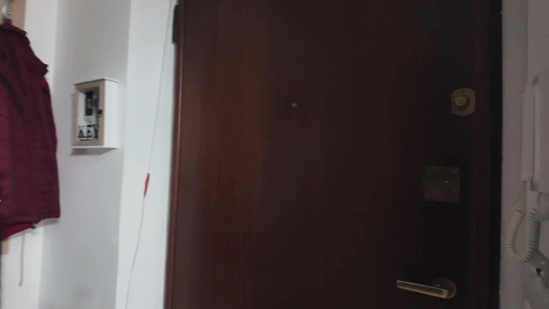 Alex e Bianca: Můj soused zazvoní na zvonek a žádá mě o pomoc ... Pomůžu...