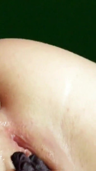 Bionda magra miLF viene scopata nel culo da un grosso cazzo
