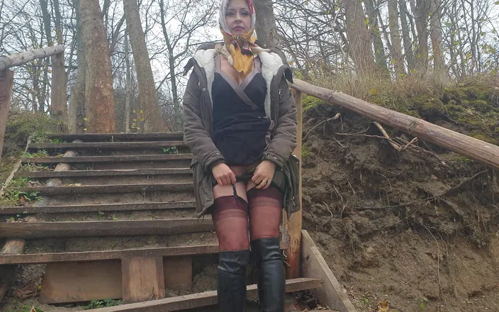 Wanilianna: Squirt in Public Place