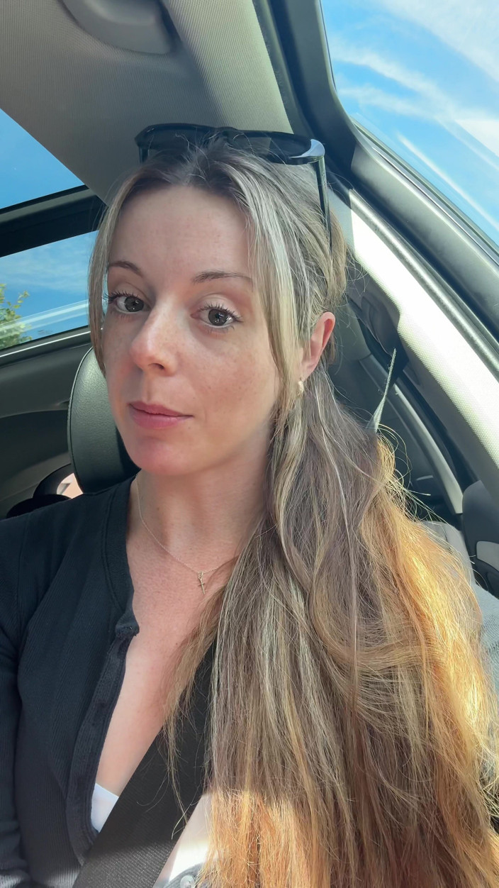 Nadia Foxx: September Drive Thru met een weelderig orgasme!