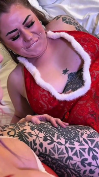 Christmas Gg with Kitty