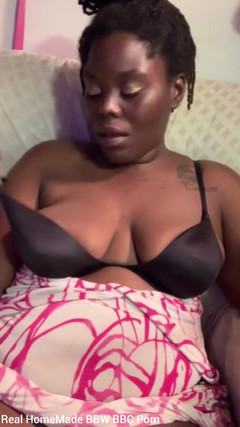 Super sexy ebony cuties: Ласкаю, сжимаю мои сиськи, трение, засвет моей черной киски