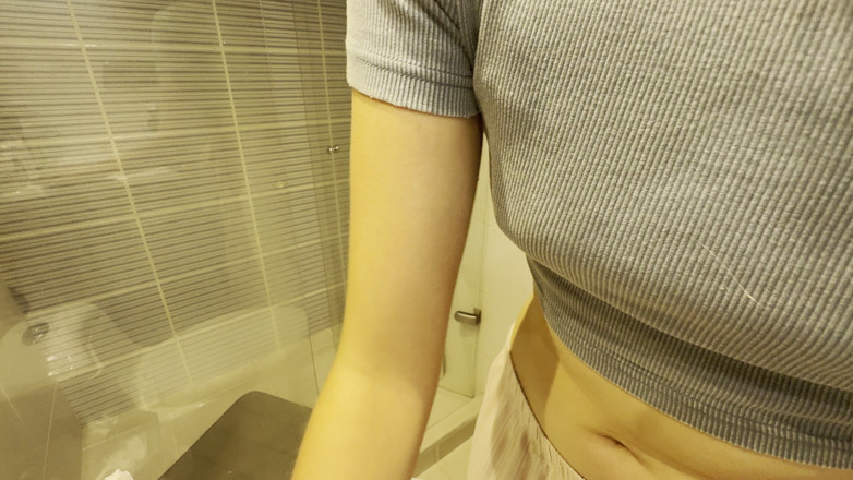 scarlettandc: 彼はルームメイトにセックスをすることをほのめかしました