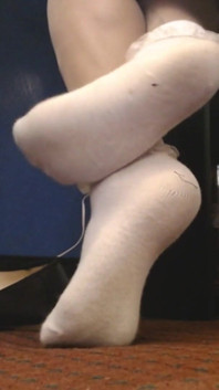 Closeup com meias de meia-calça ballet flats provocam