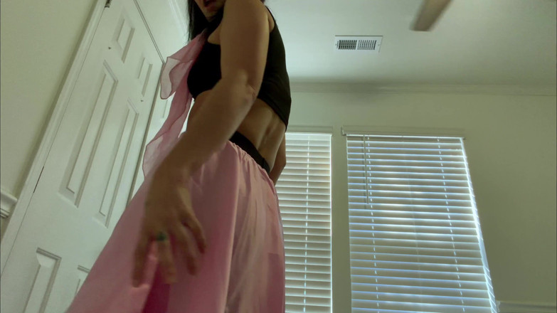 Kink in Time: Devyn's Sultry '50s Giantess Fantasy 4K POV Tiny Thrills Awaits!