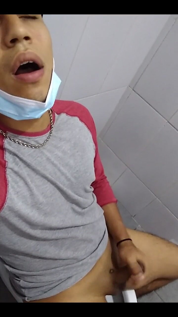 AlexAlejandro13: 5 minutos в туалеті