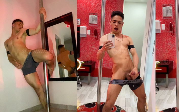 aodaboy: Tarian tiang sebelum muncrat