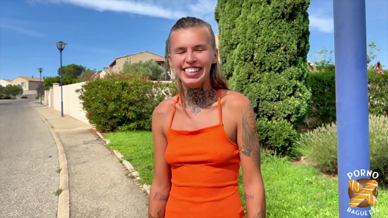 Porno Baguette: Mélanie, Beautiful Blonde, Wants to Get Fucked Really Hard