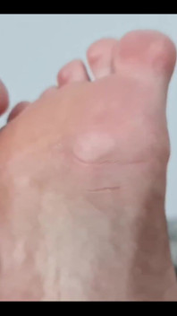 Pervert Photographer Ended Kissing Kiffa Feet