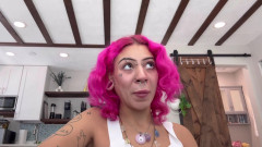 Nali Marie: Nali Marie आपको लंड हिलाने के निर्देश देते हुए क्लास छोड़ती है