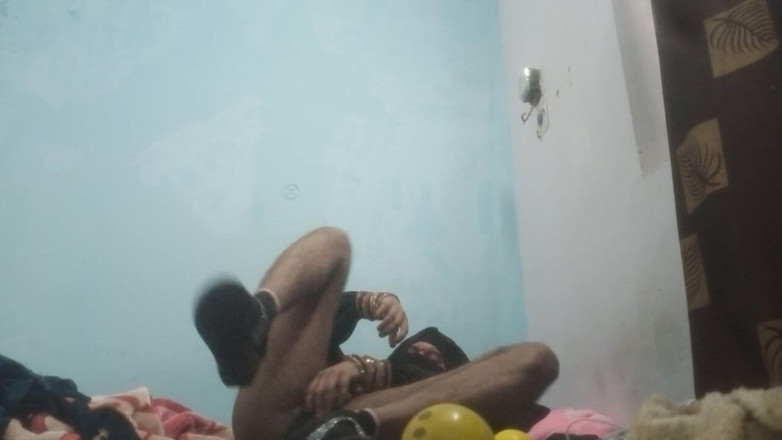 Urvashipatil123: Indian crossdresser sexy video silk naqAb