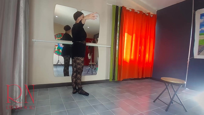 Regina Noir: Pukul pantat Ballerina. Menghukum seorang penari buruk Regina Noir. Cikgu...