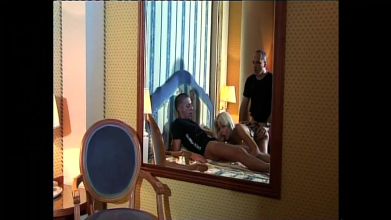 XTime Vod: Asha Blaženost znovu šuká