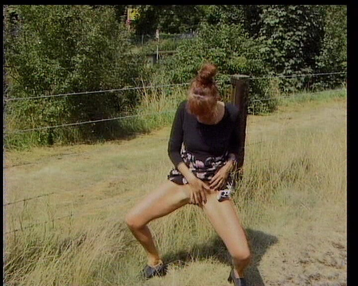 German's Fetish: Sesi kencing bareng wanita jerman yang suka di luar ruangan