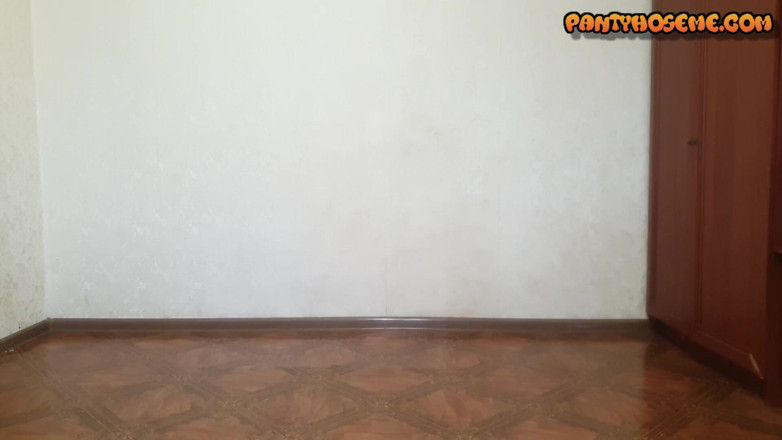 Pantyhose me porn videos: Andrea külotlu çorap giyerek yoga yapıyor