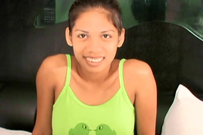 Black Desires: Ruby把坚硬的鸡巴塞进她的亚洲嘴里，然后被狠操。ruby - 变态熟女 n 青少年