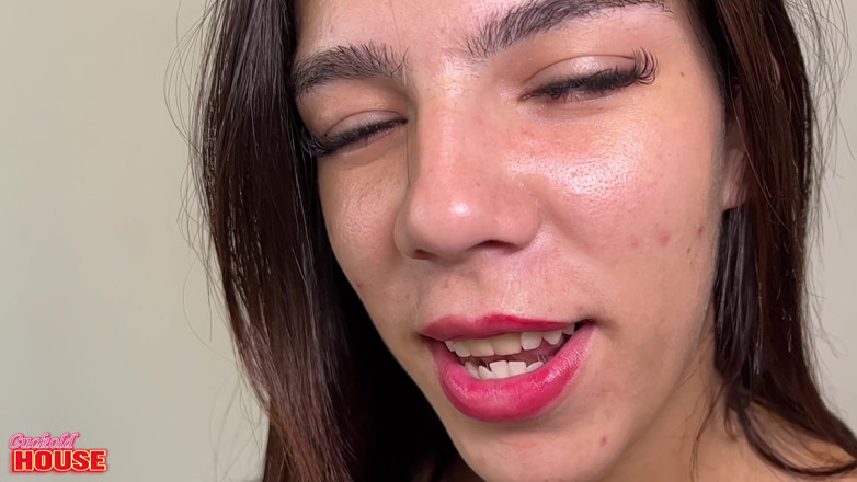 CuckoldHouse: สาว naughty คนนี้ไปเย็ดตูดที่บ้าน cuckold แล้วไม่พาแฟน cuckold ไปด้วย