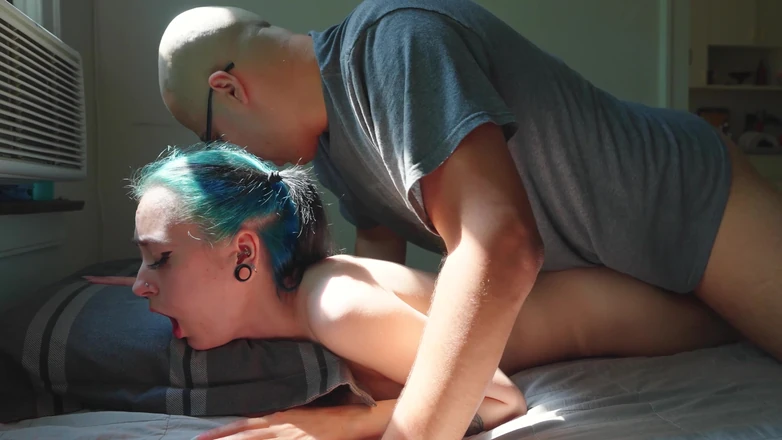 Solid: Дал ей много кримпаях сегодня утром, она проснулась очень возбужденная!