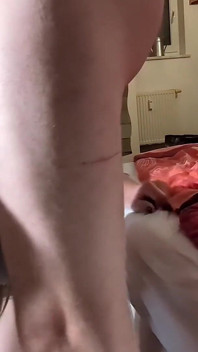 Celý klip !! 2 Spratci, 3 ptáci! Šukání v trojce! Sexy trannys a chlap!