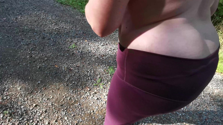 Bouncy Tits Action: En sert meme