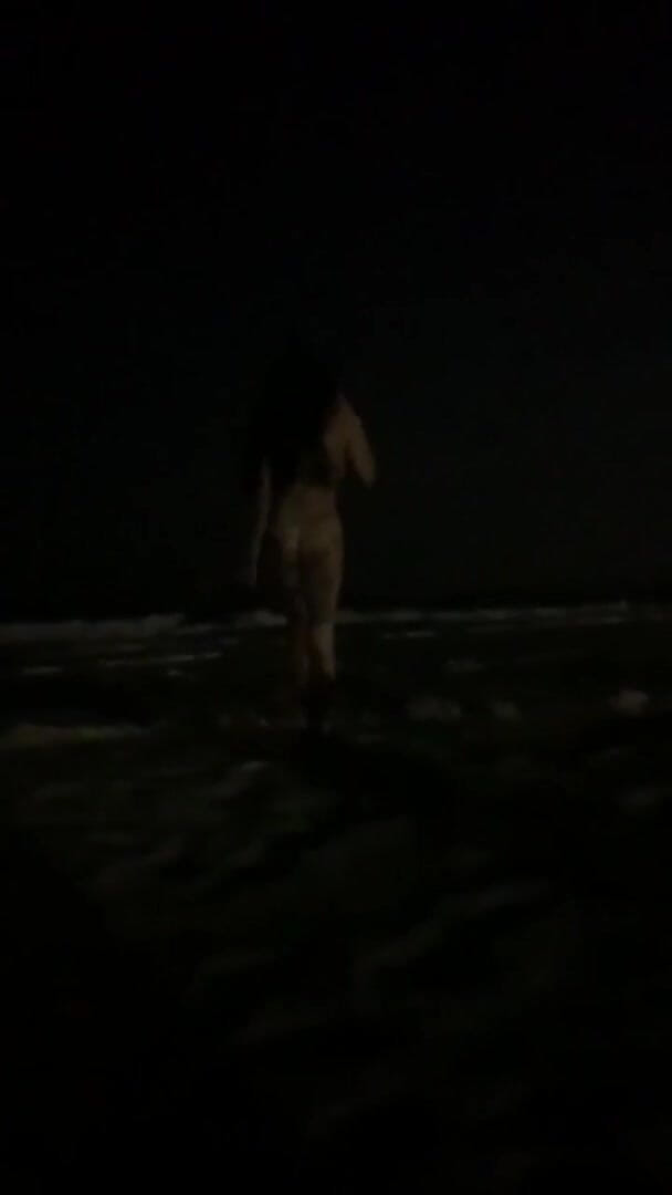 Megan Inky: Megan Inky unter dem mond