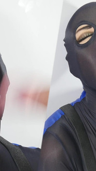 Anale pertama untuk Nora Fox