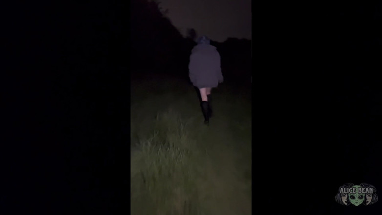 Alice Bean: Aventure de pipi en plein air