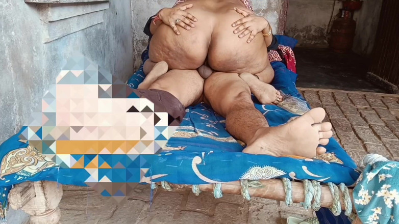 Veermati: Aunty Invited Me to Her House and Placed Her Big...