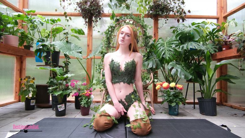 Destination Kat: Škádlení ve skleníku