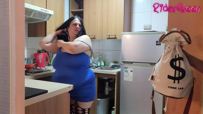 Riderqueen: 02 miLF scopa in cucina