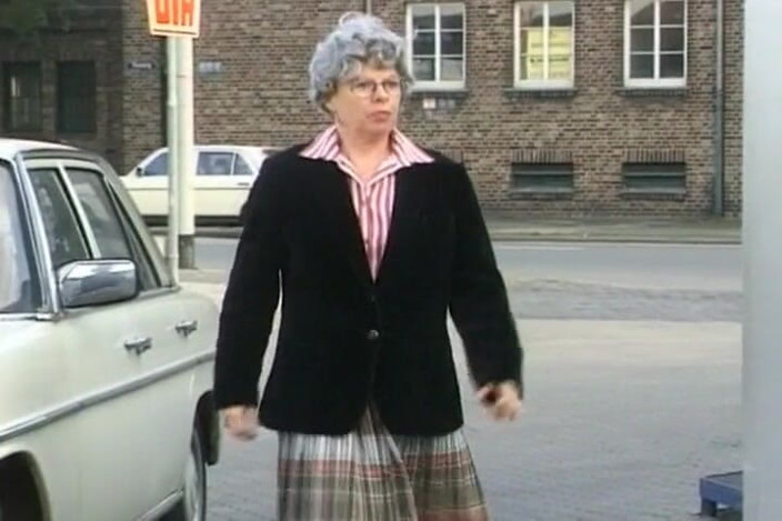 German's Old Chicks: L'assolo della nonna tedesca ama sditalinarsi la fica