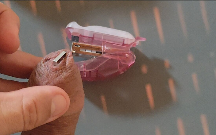 Straight Daddy Club: Placer Intenso, Fimosis De Grapas.