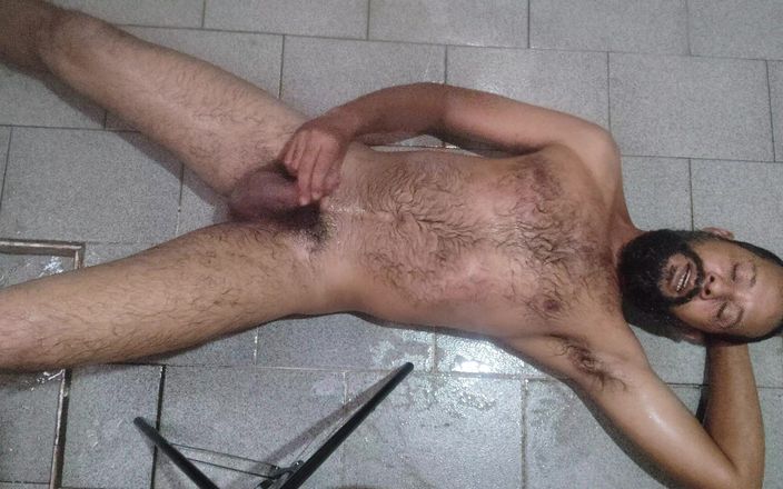 Hairy stink male: 일요일 오줌 재미