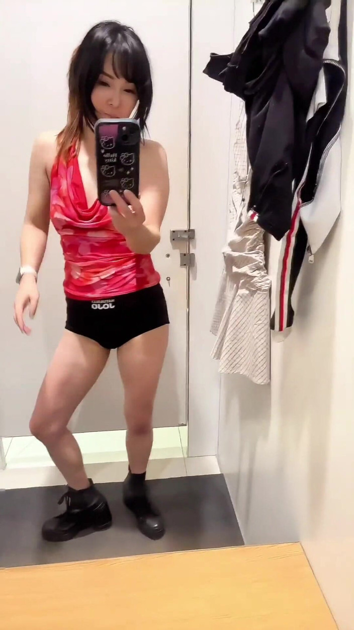 Miss Taiwan: Misstaiwan Clothes Shopping at the Mall Exposing Tits and Pussy