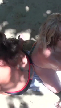 Festa in spiaggia con bukkake a Cap D Agde