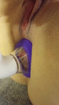 Heiße sexy bBW nimmt muschipumpe in ihren arsch