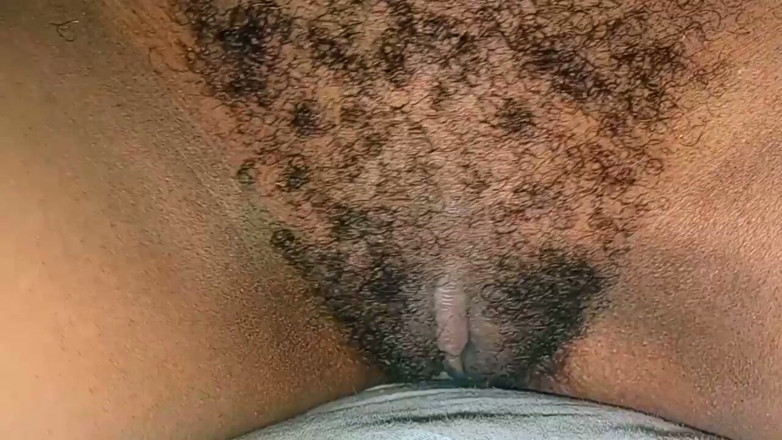 Sexe in real life: Grosse Chatte Poilue Qui Veut De Bonnes Bites.