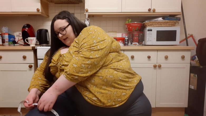 SSBBWLadyBrads: Ssbbw zat metingen centimeters enorm