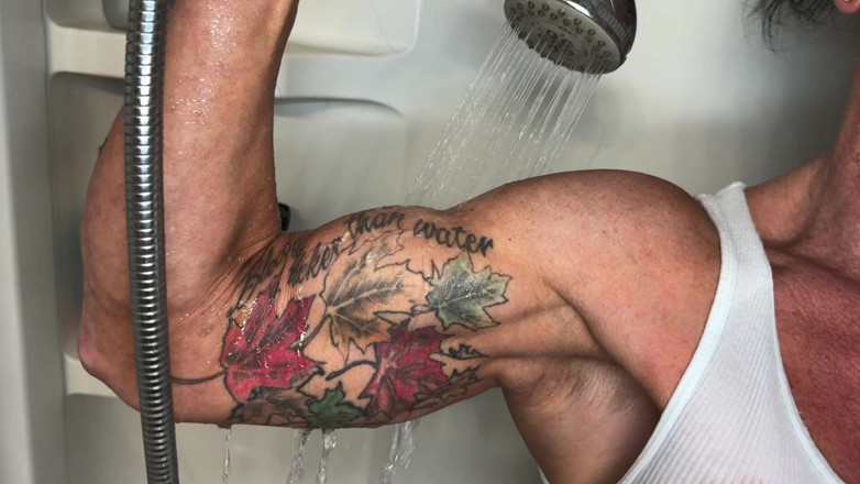 Kandylegsxxx: Shower Flex Fantasy: Kandy Flexes and Rips Her Tank Top