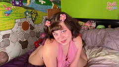 DollBabyLynn: मुझे अपने स्वादिष्ट वीर्य को खिलाएं सौतेले डैडी!