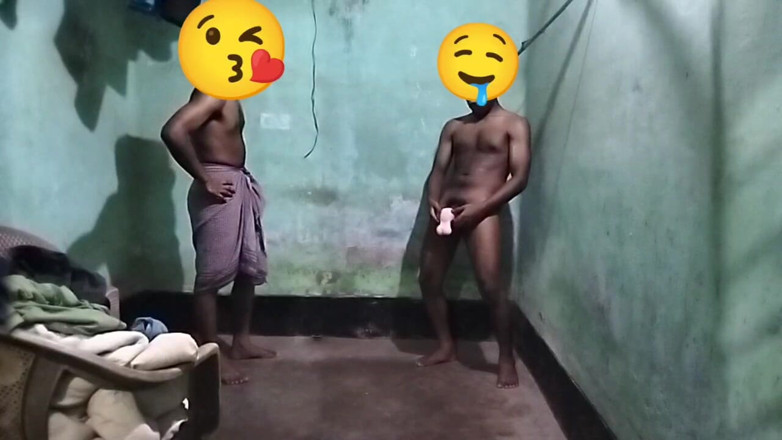 Desi Tits: День народження дарує пасинку секс-ляльку, справжня насолода іграшкою гей порно, частина 1