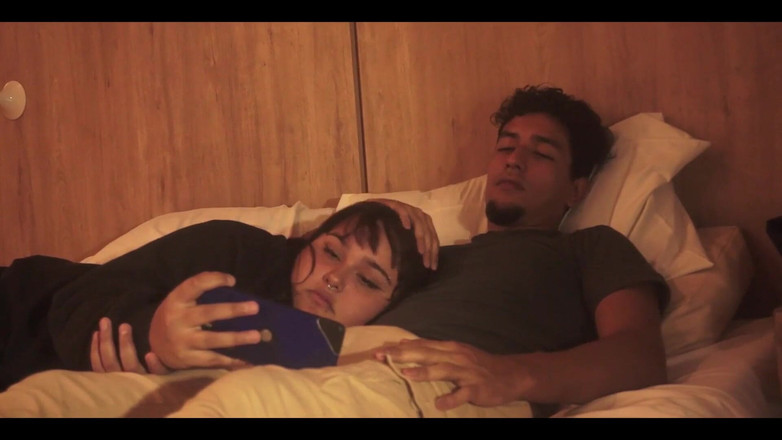 FANTASIAHARDCORESEX: 親友と映画を見ていて、見つかる前にペニスを彼女の口に入れてしまいました。