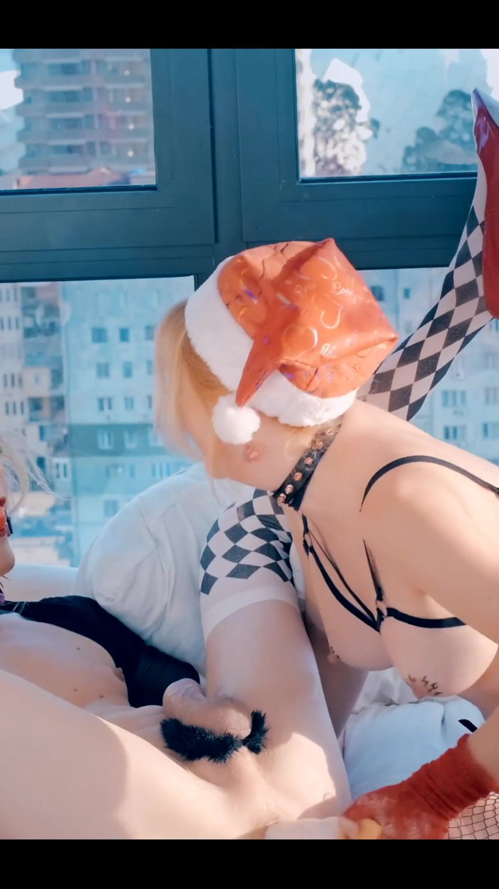 FrinaXXX: Celebrate the New Year with Us