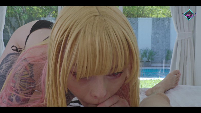 Karneli Bandi: Video pasangan cosplay dengan Marin Kitagawa