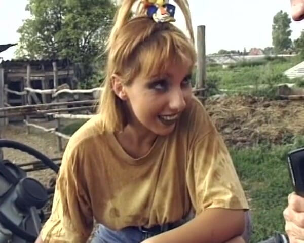Deutscher hardcore: Superb German Babe Fucked on the Farm